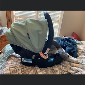 Infant car seat